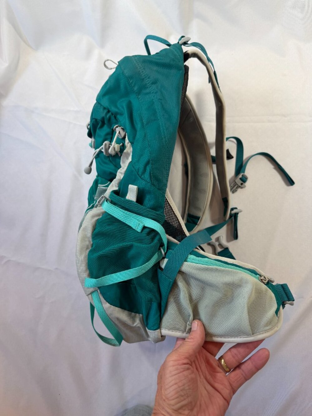 Osprey Tempest 20 Backpack W/ Platypus Bladder, LIKE NEW - Picture 4 of 10
